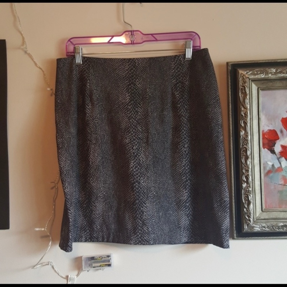 Snake Skin Mini Body Hugging Skirt Size 12